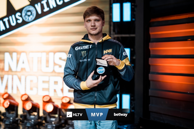 身经百战见得多，s1mple在NaVi达成千图成就