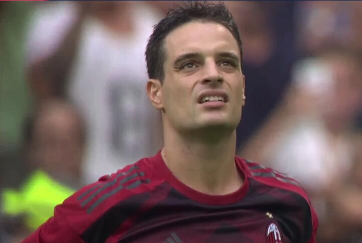 电竞比分RAMZES： 《现在在《Dota》中没有核心、中单和劣单——只有三个核心。